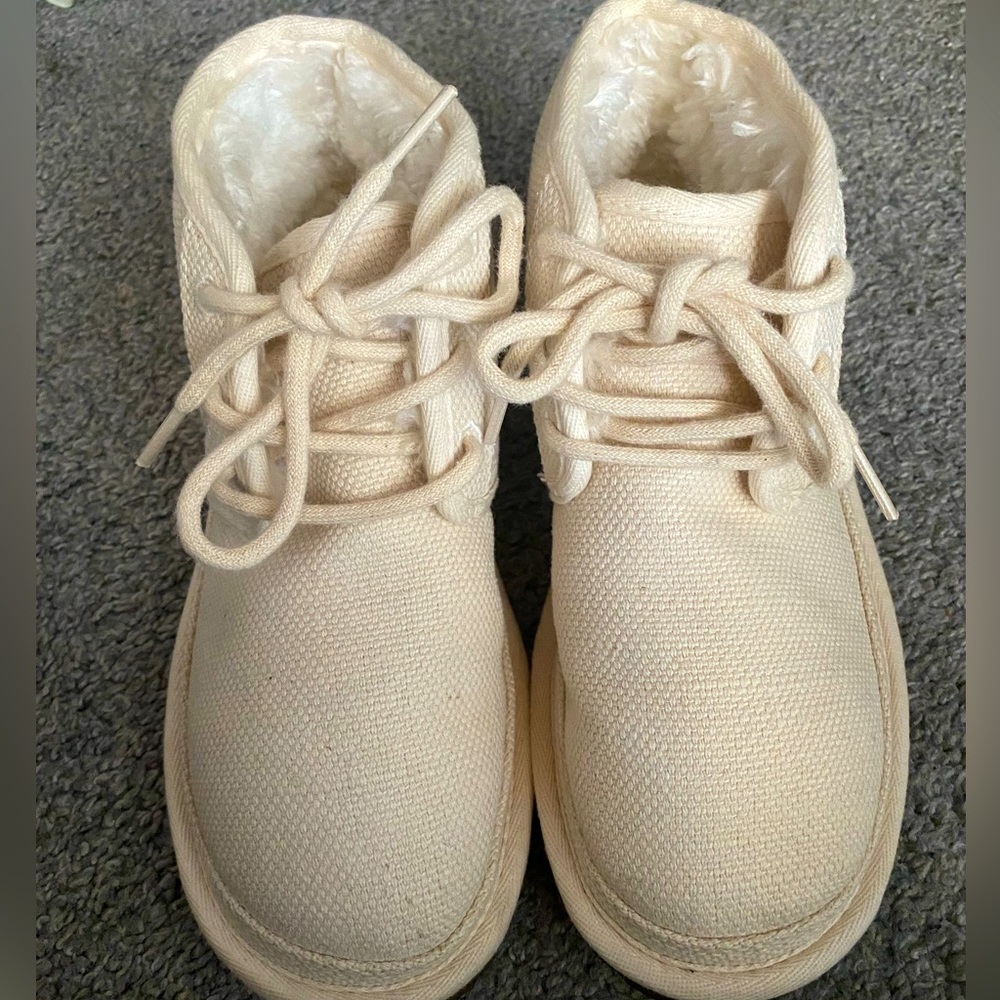 UGG Neumel Natural boots